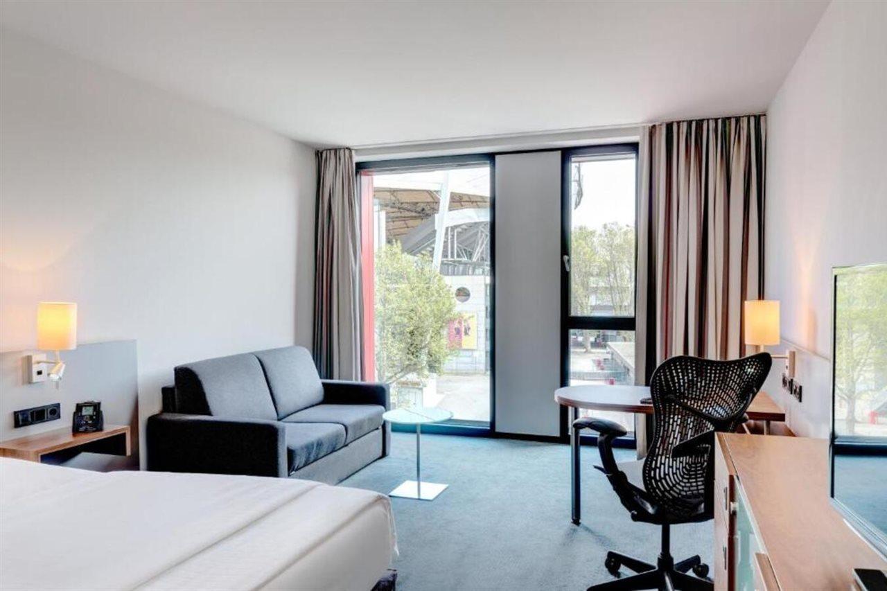 Hilton Garden Inn Stuttgart Neckarpark Exteriér fotografie