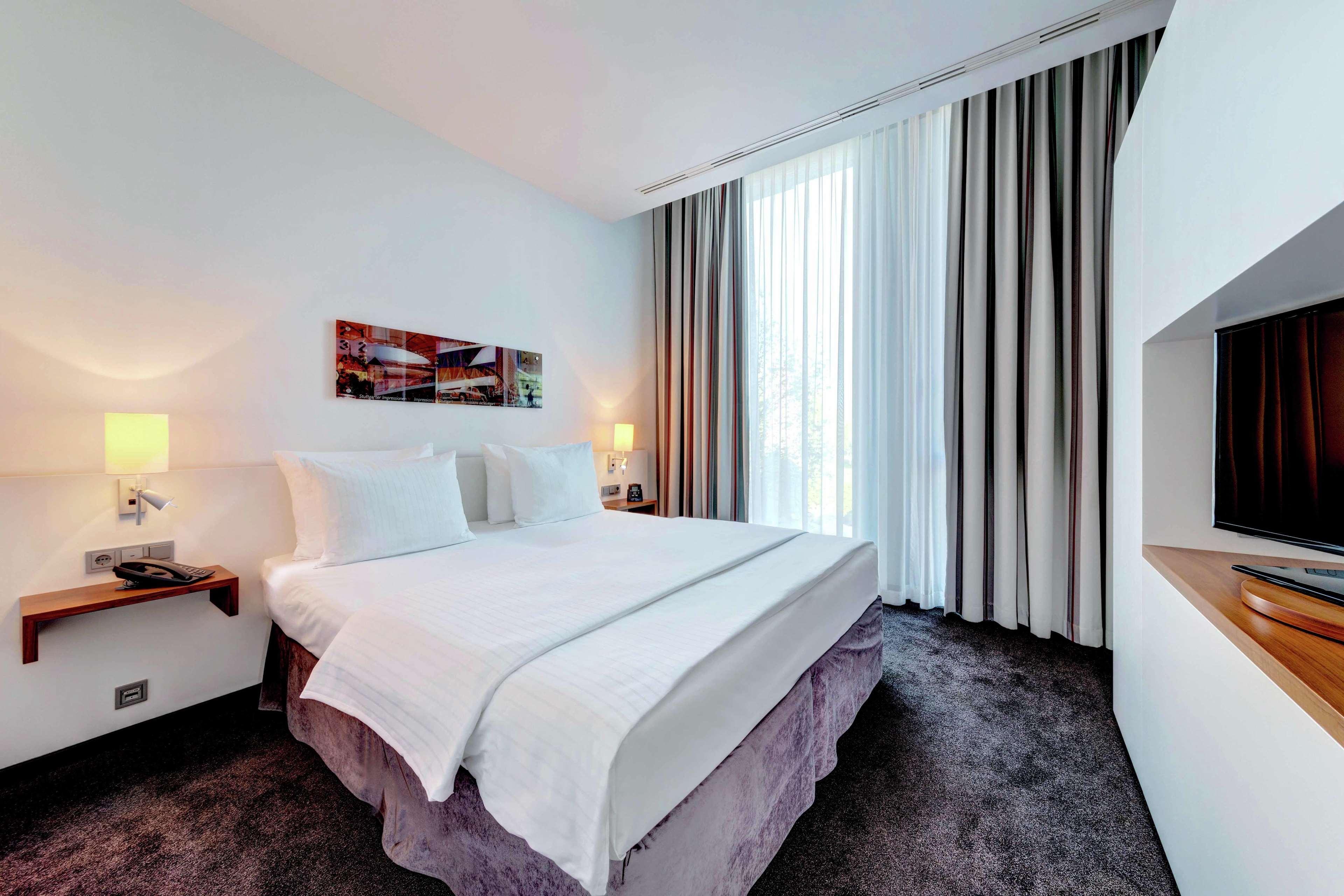 Hilton Garden Inn Stuttgart Neckarpark Exteriér fotografie