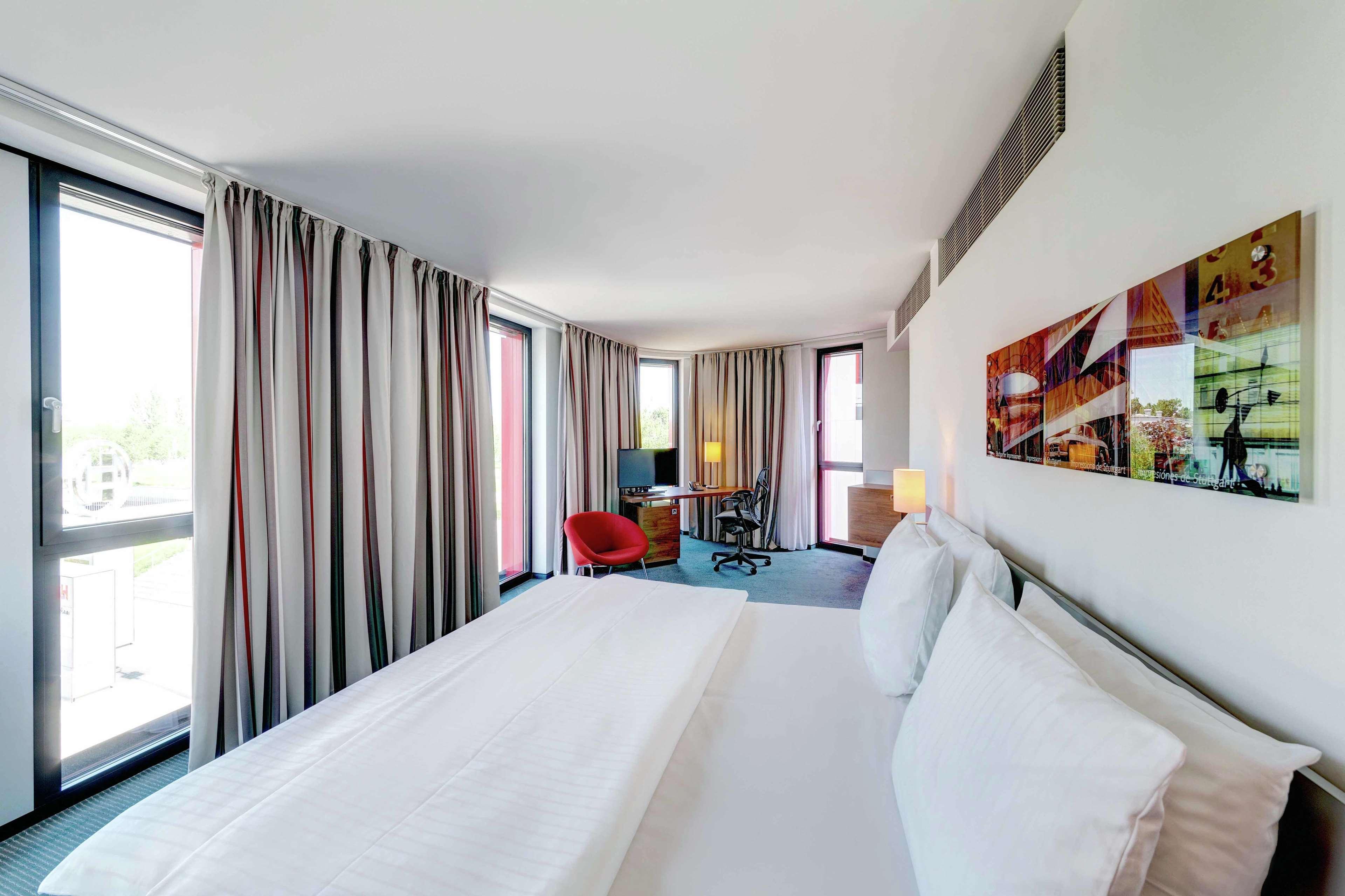 Hilton Garden Inn Stuttgart Neckarpark Exteriér fotografie