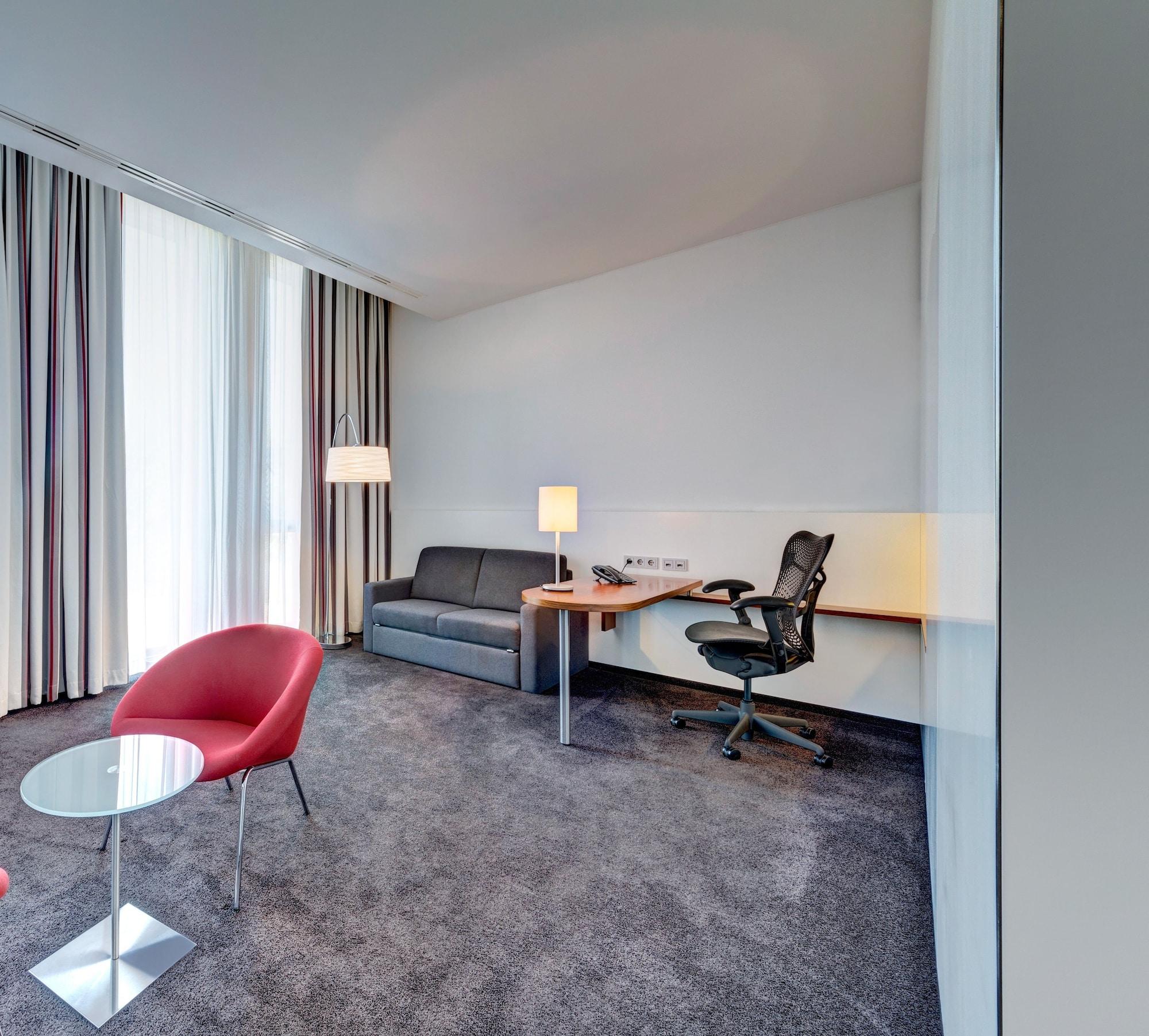 Hilton Garden Inn Stuttgart Neckarpark Exteriér fotografie