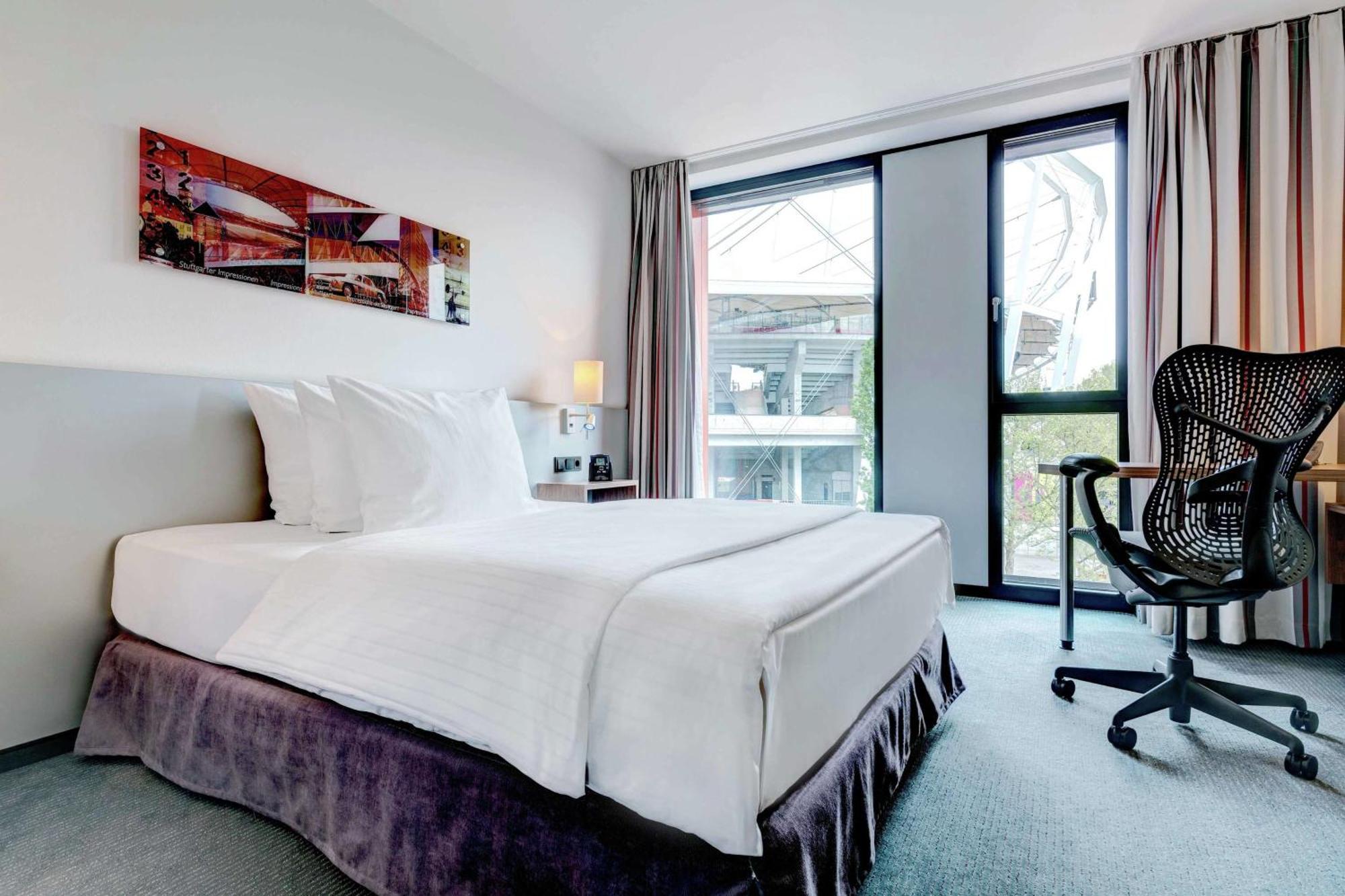 Hilton Garden Inn Stuttgart Neckarpark Exteriér fotografie
