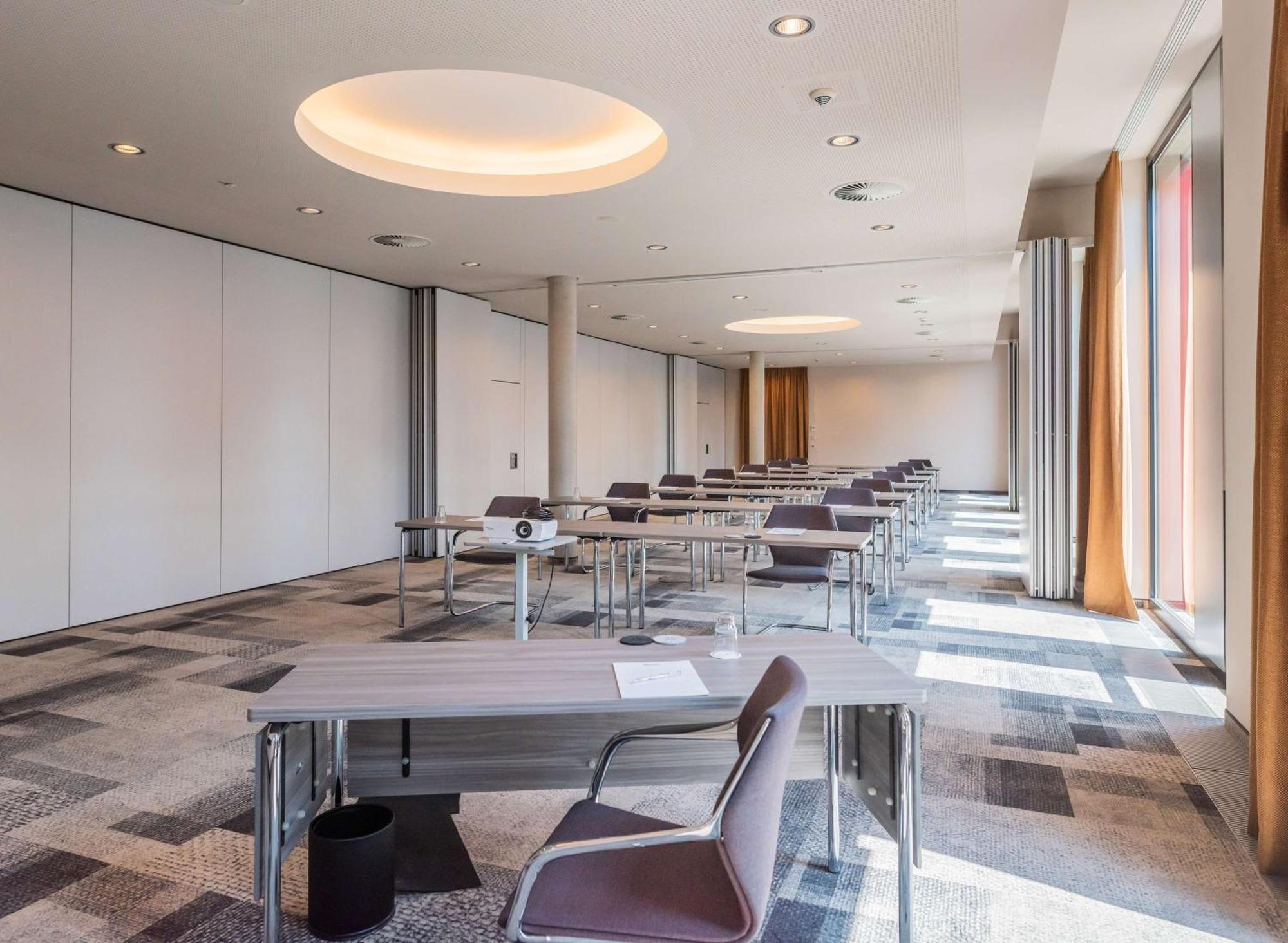 Hilton Garden Inn Stuttgart Neckarpark Exteriér fotografie