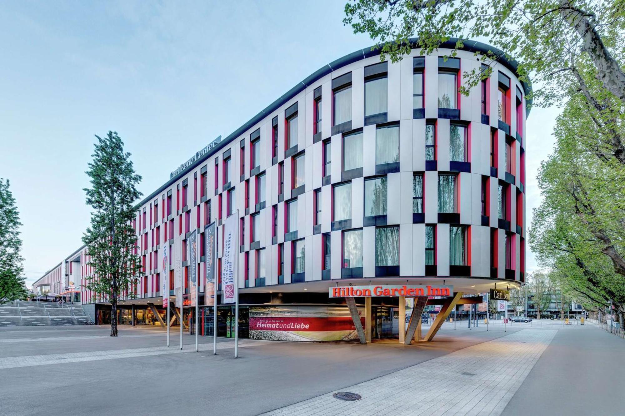 Hilton Garden Inn Stuttgart Neckarpark Exteriér fotografie