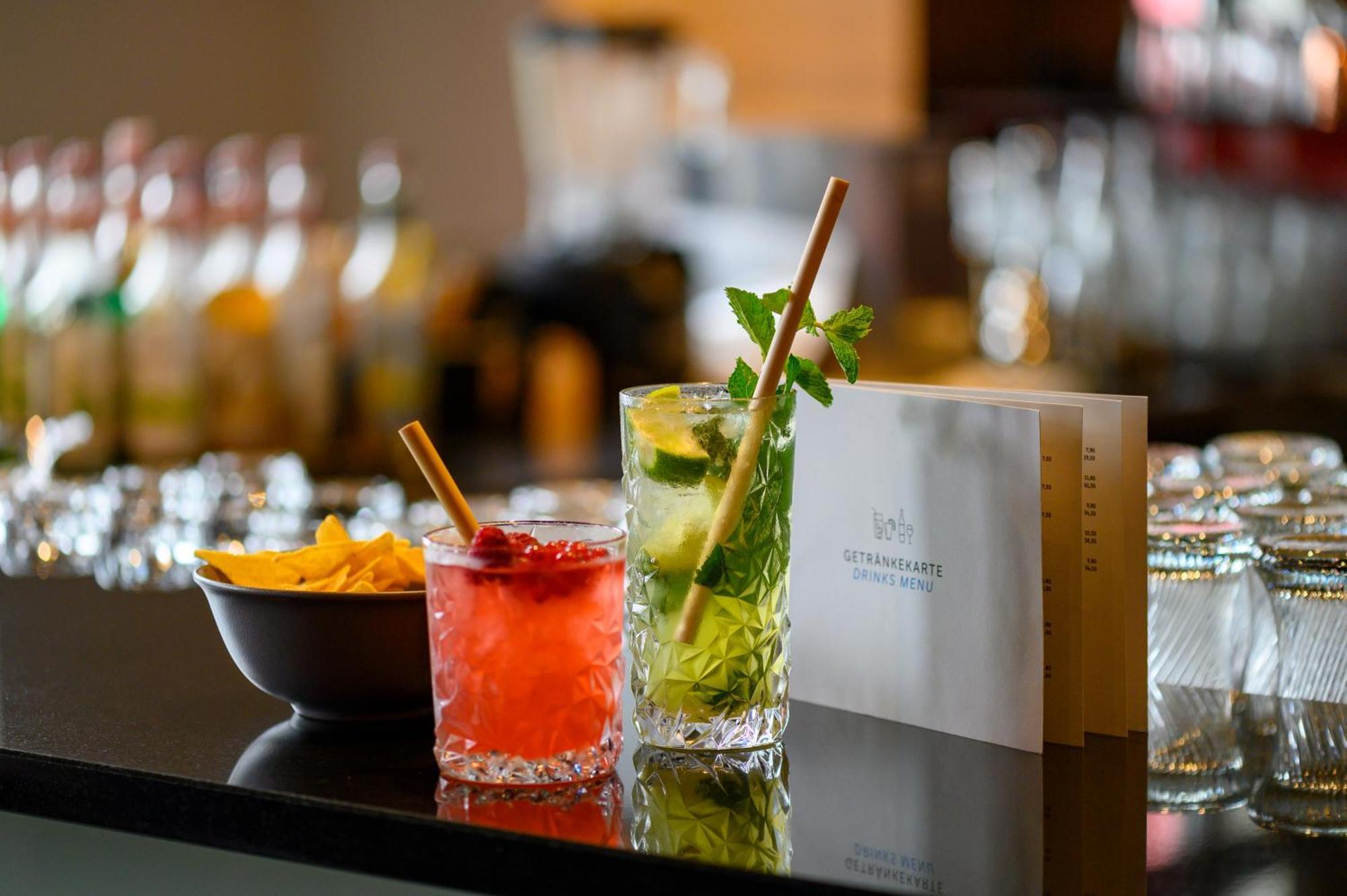 Hilton Garden Inn Stuttgart Neckarpark Exteriér fotografie