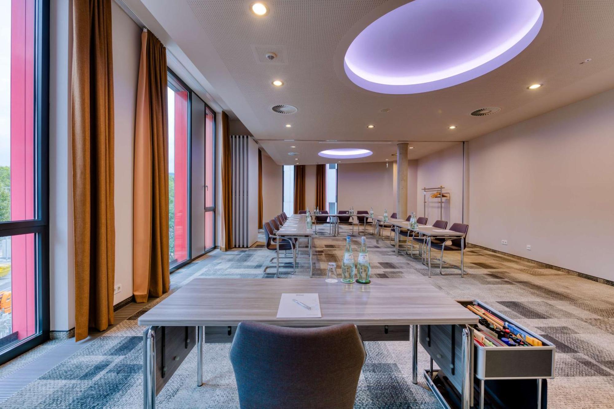 Hilton Garden Inn Stuttgart Neckarpark Exteriér fotografie