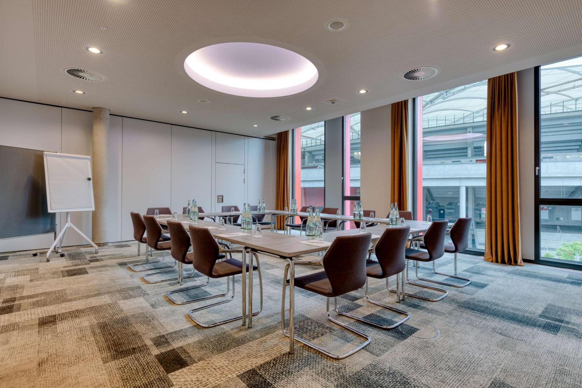 Hilton Garden Inn Stuttgart Neckarpark Exteriér fotografie