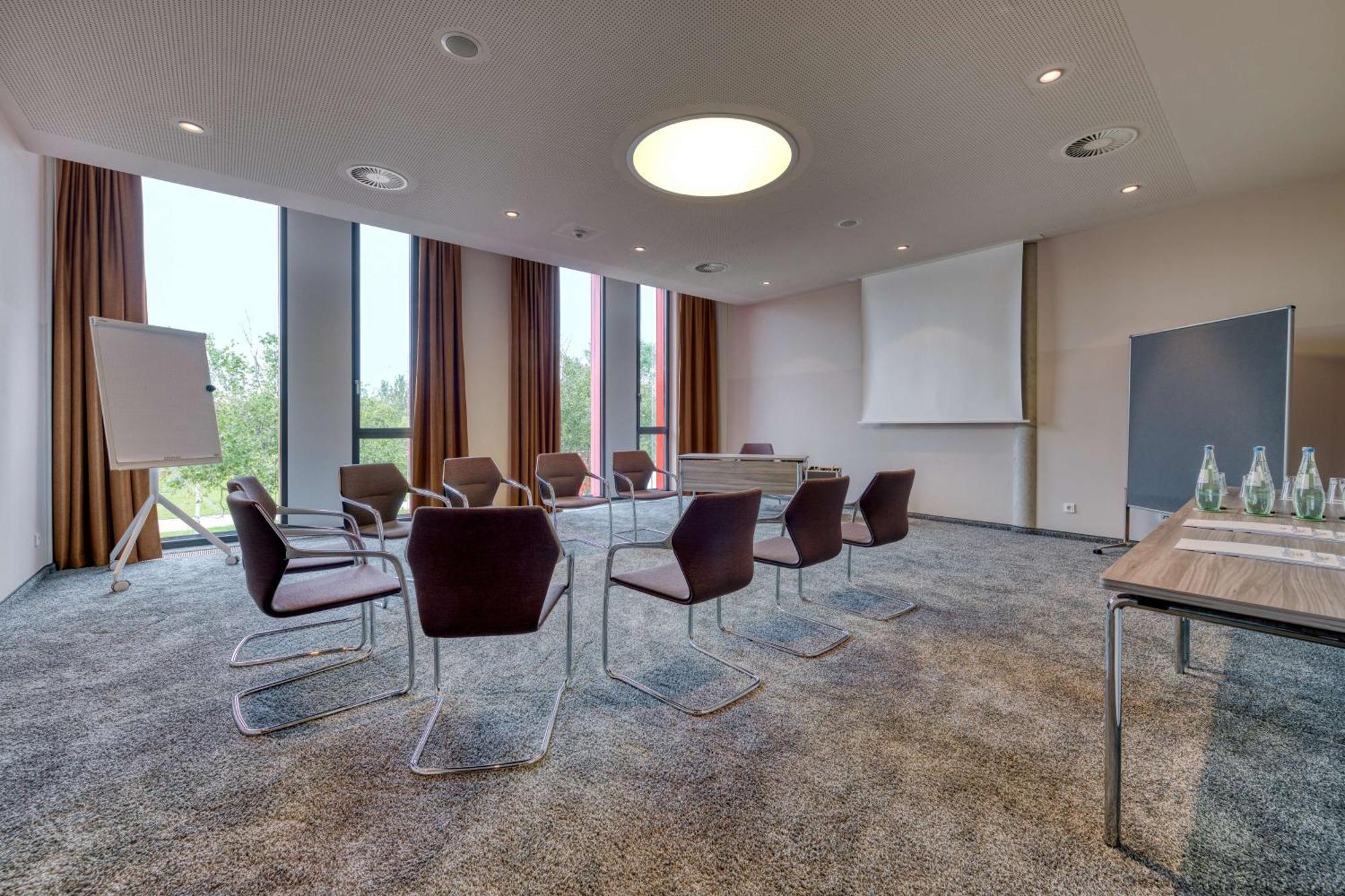 Hilton Garden Inn Stuttgart Neckarpark Exteriér fotografie