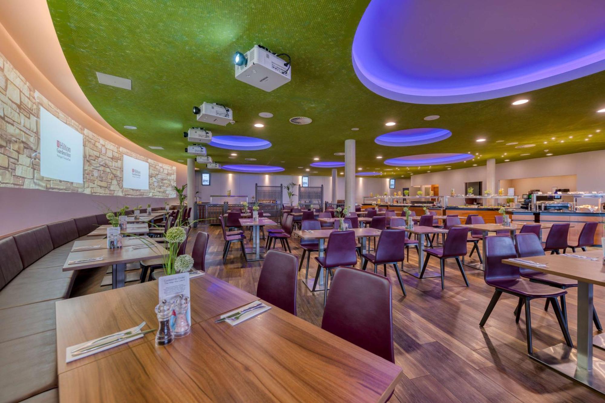 Hilton Garden Inn Stuttgart Neckarpark Exteriér fotografie