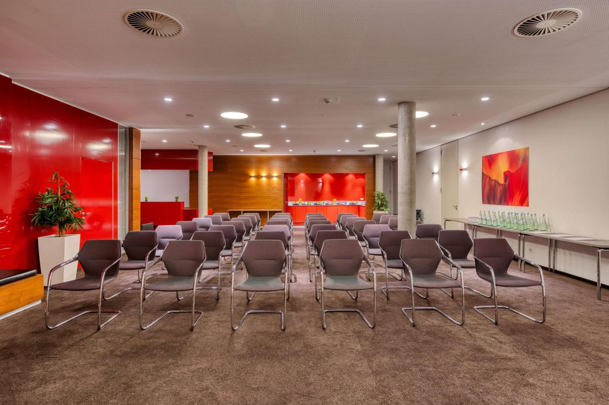 Hilton Garden Inn Stuttgart Neckarpark Exteriér fotografie